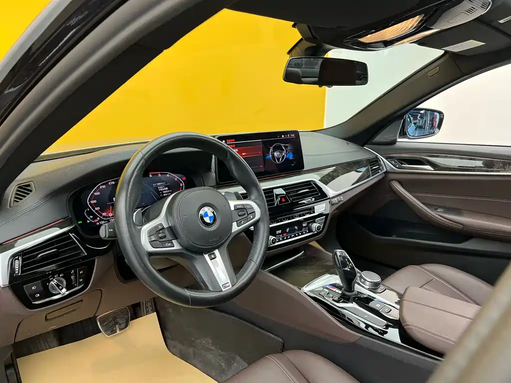 BMW 5 Series 2019 525Li M Sport Package