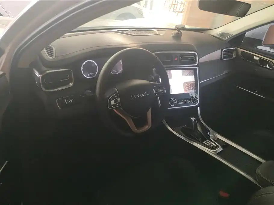 Lynk & Co 01 2017 2.0T FWD Pro