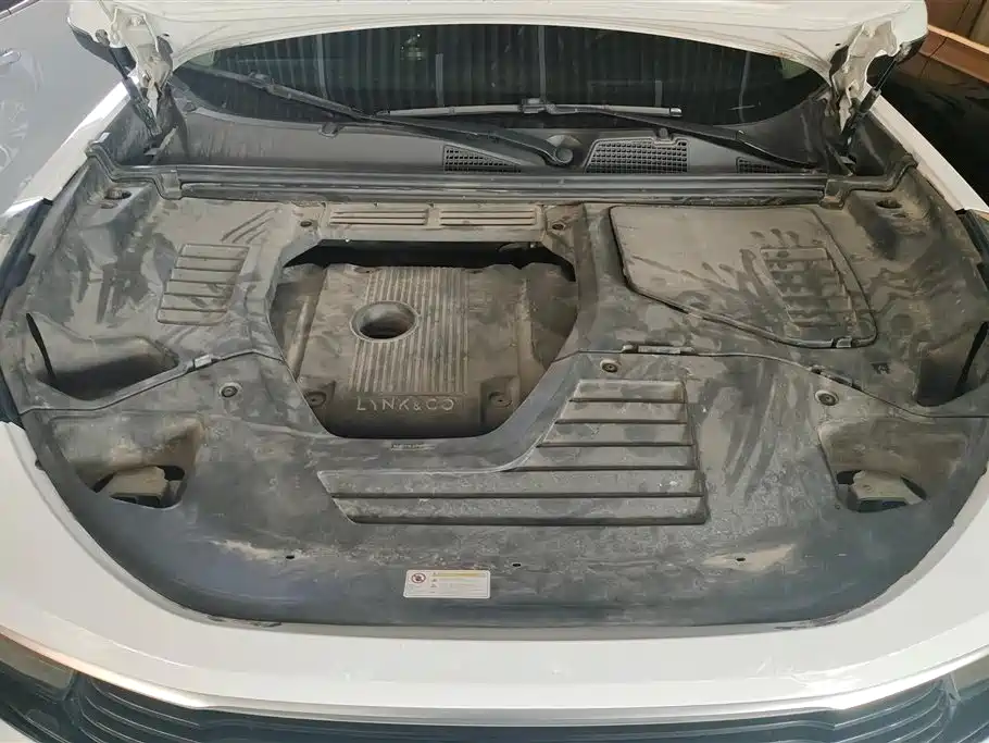 Lynk & Co 01 2017 2.0T FWD Pro