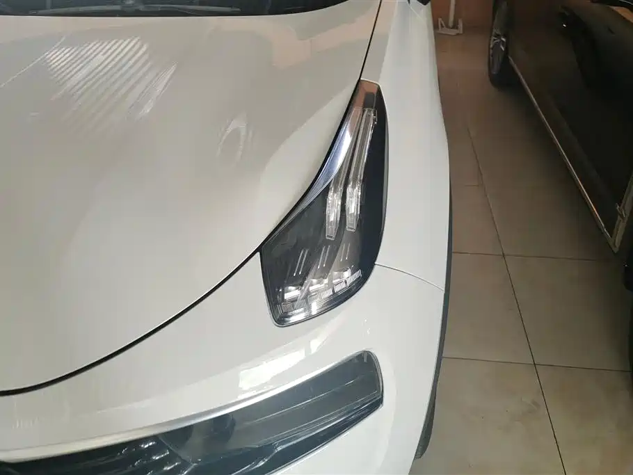 Lynk & Co 01 2017 2.0T FWD Pro