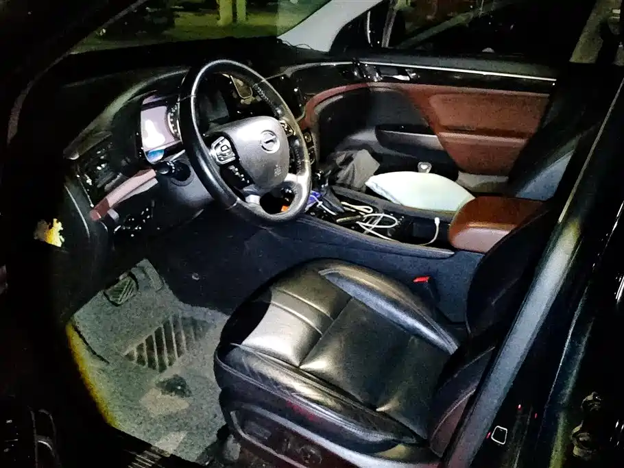 GAC Trumpchi GS8 2017 320T FWD Luxury Smart Connect Edition (7-Seater)