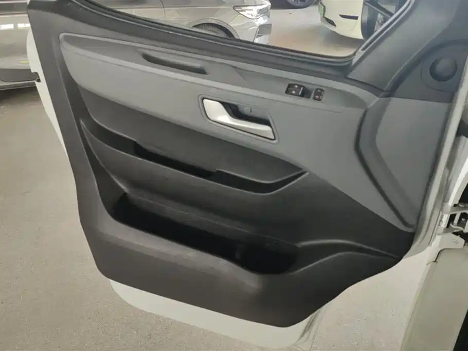 Maxus V80 2025 PRO