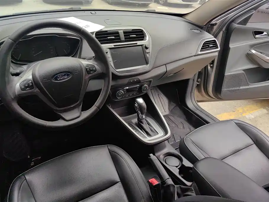 Ford Escort 2015 1.5L Automatic Fashion