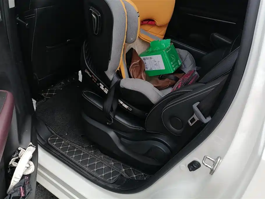 GAC Trumpchi M6 2021 270T DCT Zunjong Edition (7-seater)