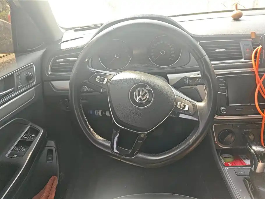 Volkswagen Lavida 2015 1.6L Automatic Comfort Edition