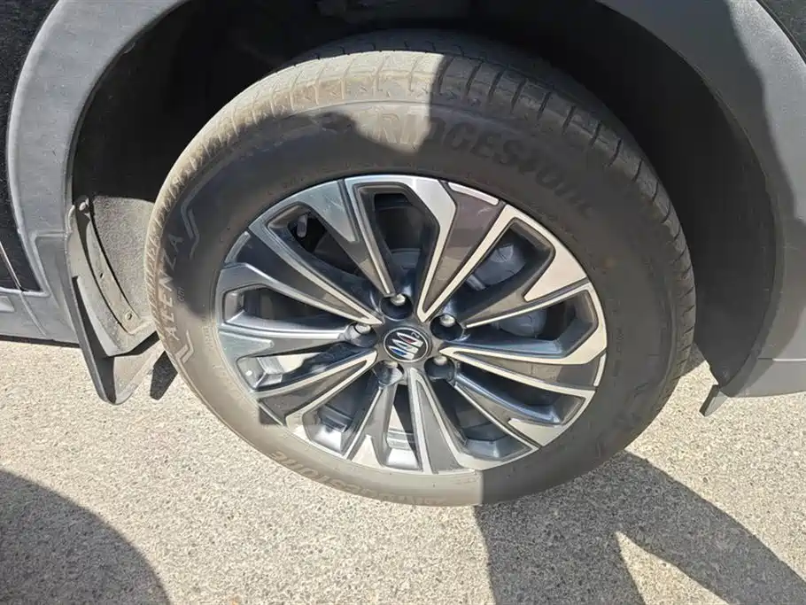 Buick Envision Plus 2025 28T FWD Platinum Edition