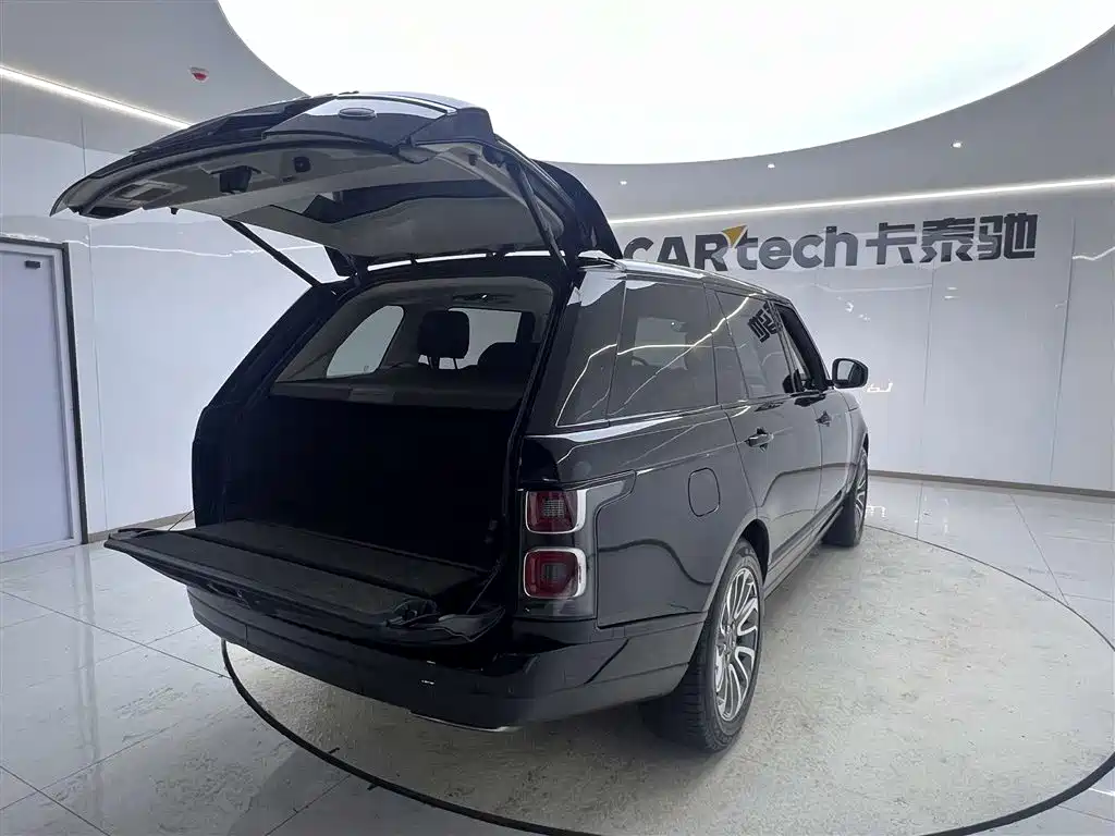 Range Rover 2020 3.0 L6 Heritage Extended Wheelbase Edition