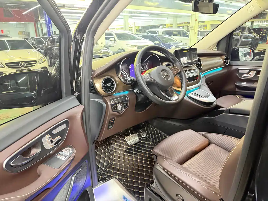 Mercedes-Benz V-Class 2022 V 260 L Long Wheelbase Luxury Edition