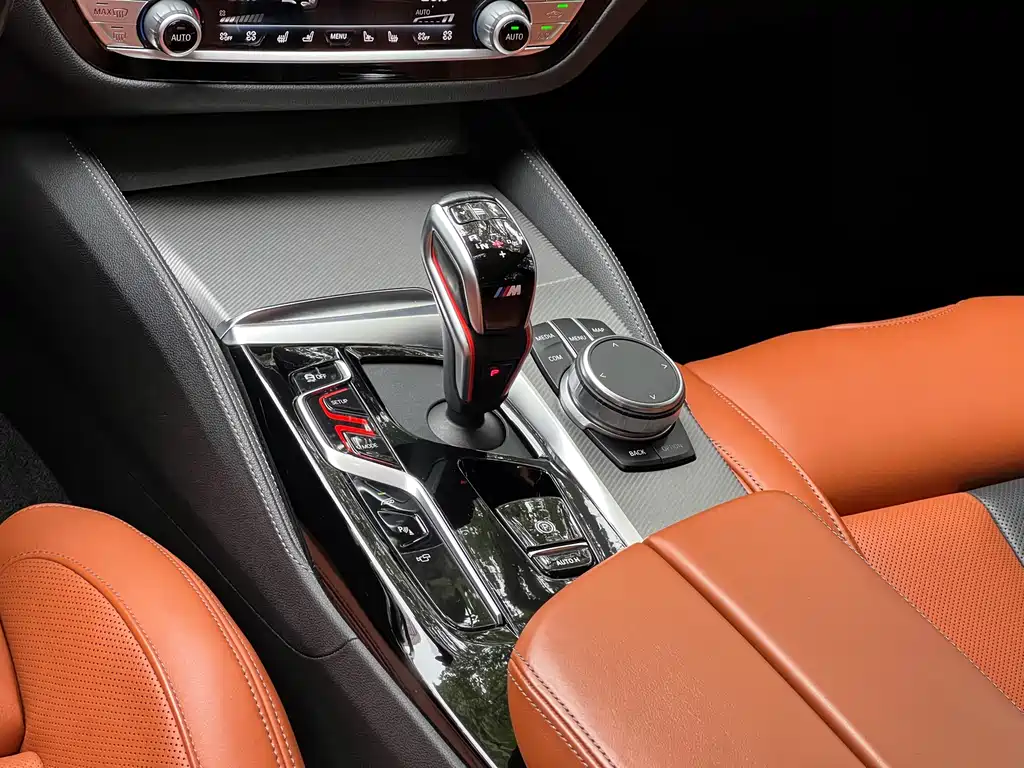 BMW M5 2021