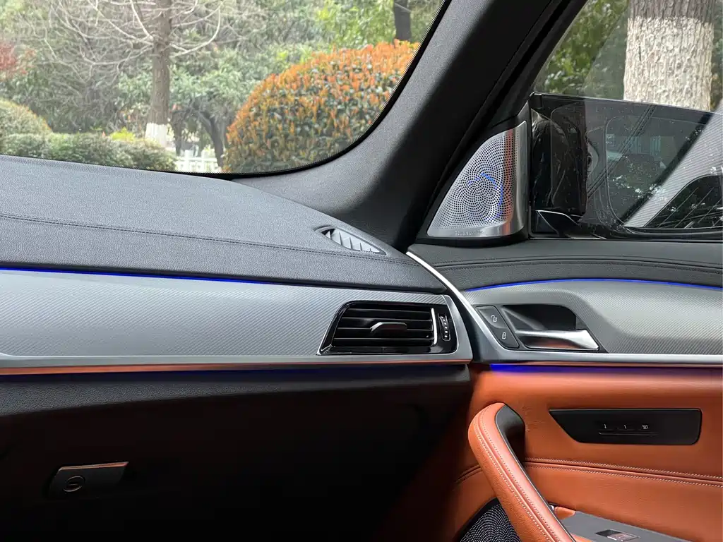 BMW M5 2021