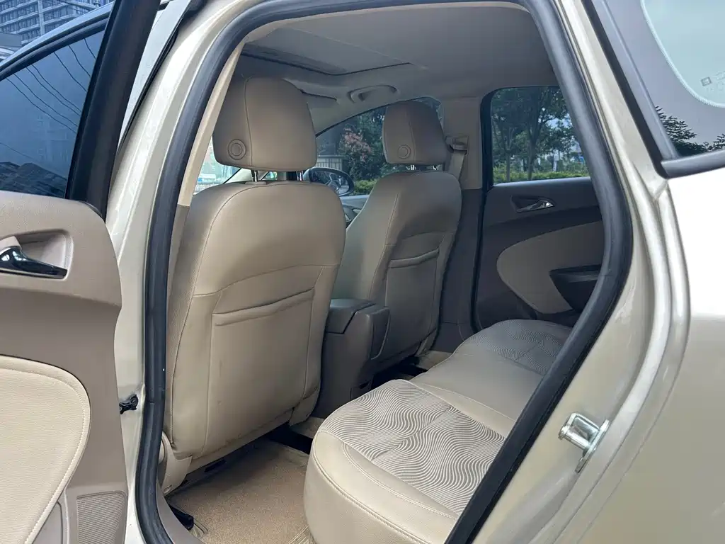 Buick Excelle GT 2013 1.6L Manual Entry Edition