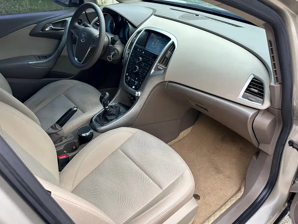 Buick Excelle GT 2013 1.6L Manual Entry Edition