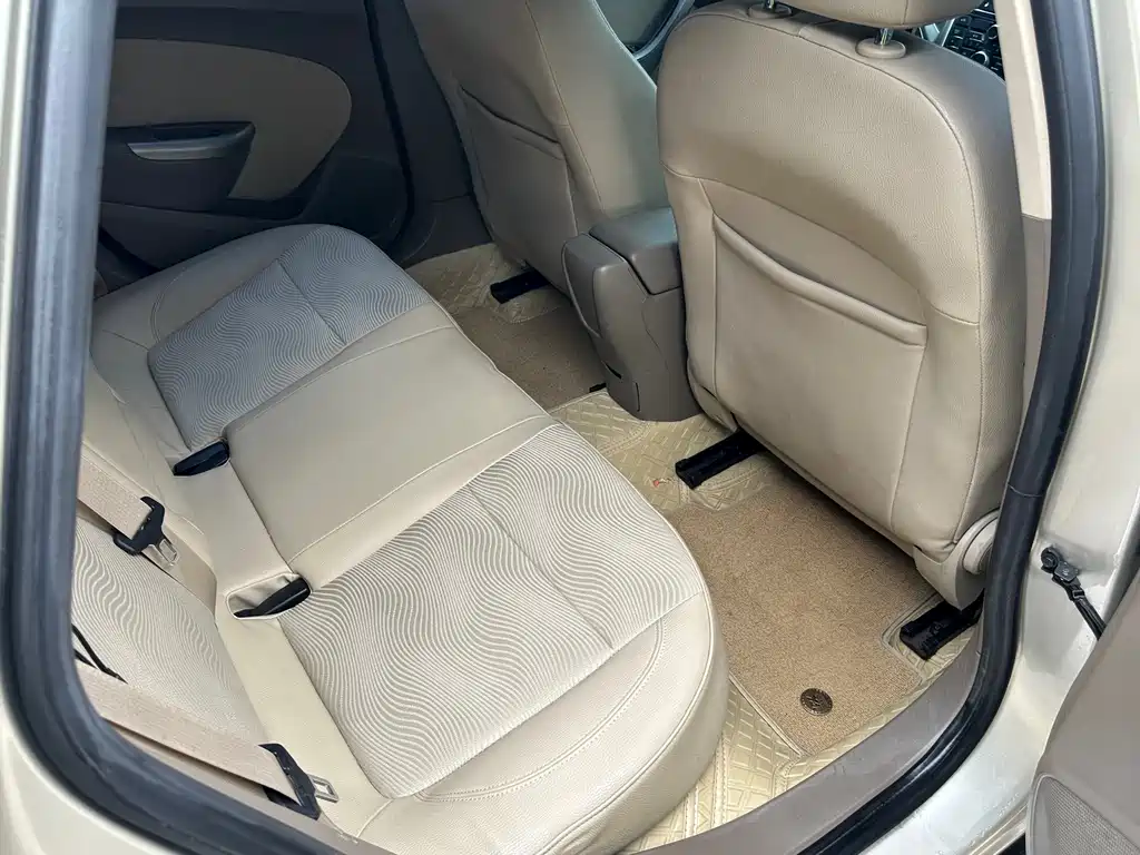 Buick Excelle GT 2013 1.6L Manual Entry Edition