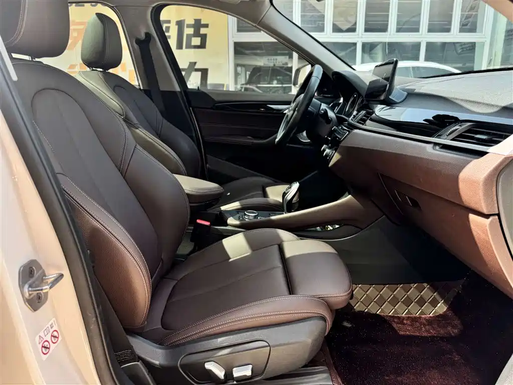 BMW X1 2021 sDrive25Li Leading Edition - фото 23