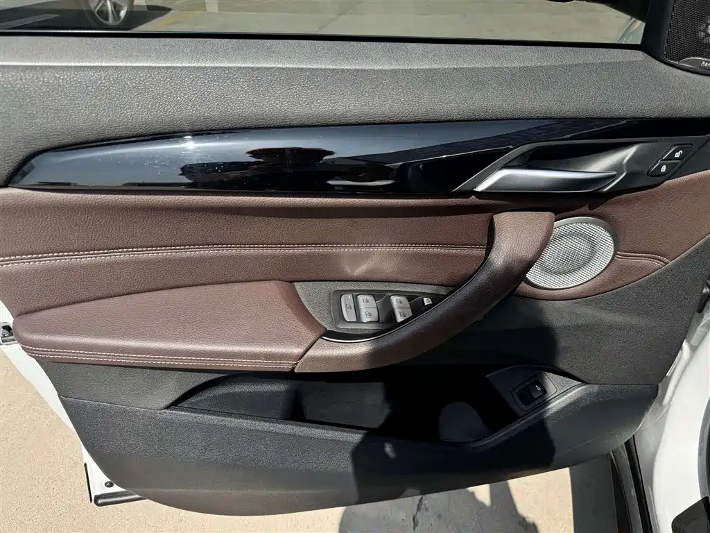 BMW X1 2021 sDrive25Li Leading Edition - фото 21