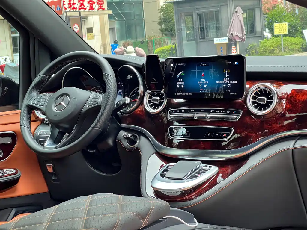 Mercedes-Benz V-Class 2022 V 260 L Long Wheelbase Luxury Edition