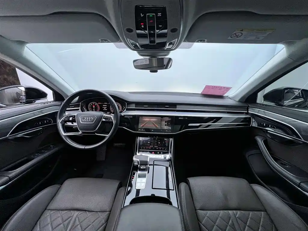 Audi A8L 50 TFSI quattro Selection Plus