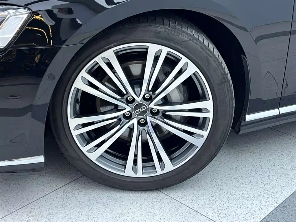 Audi A8L 50 TFSI quattro Selection Plus