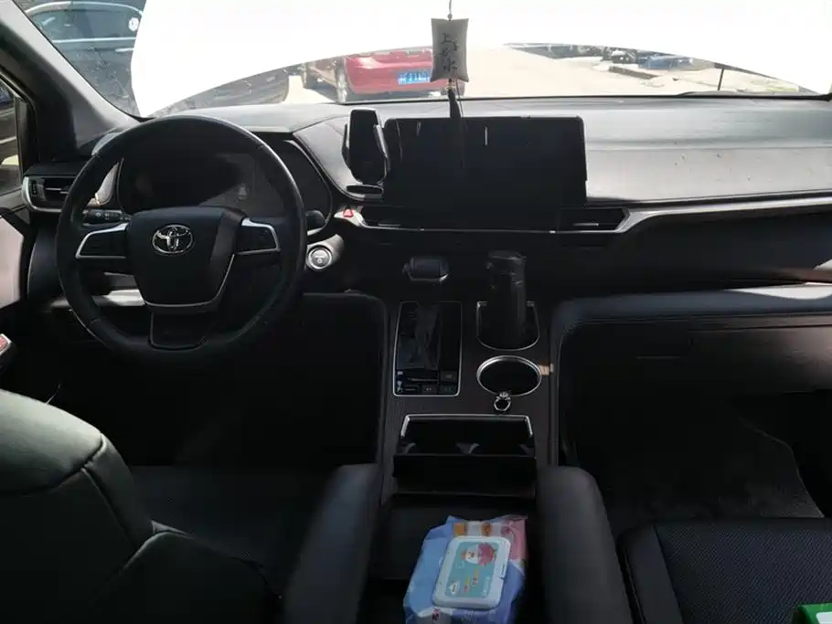 Toyota Sienna 2024 2.5L Hybrid Luxury Edition