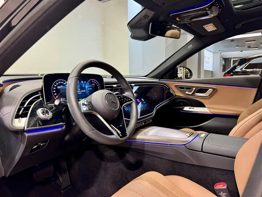 2024 Mercedes-Benz E 350 e L Plug-in Hybrid Sedan