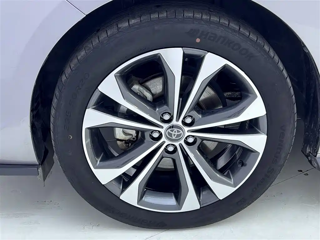 Toyota Granvia 2023 2.5L Hybrid Noble PLUS Edition