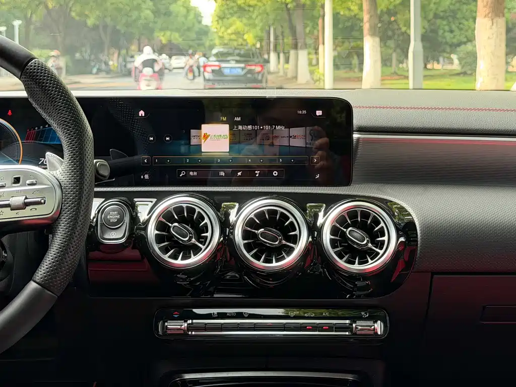 Mercedes-Benz AMG A 35 L 4MATIC 2022