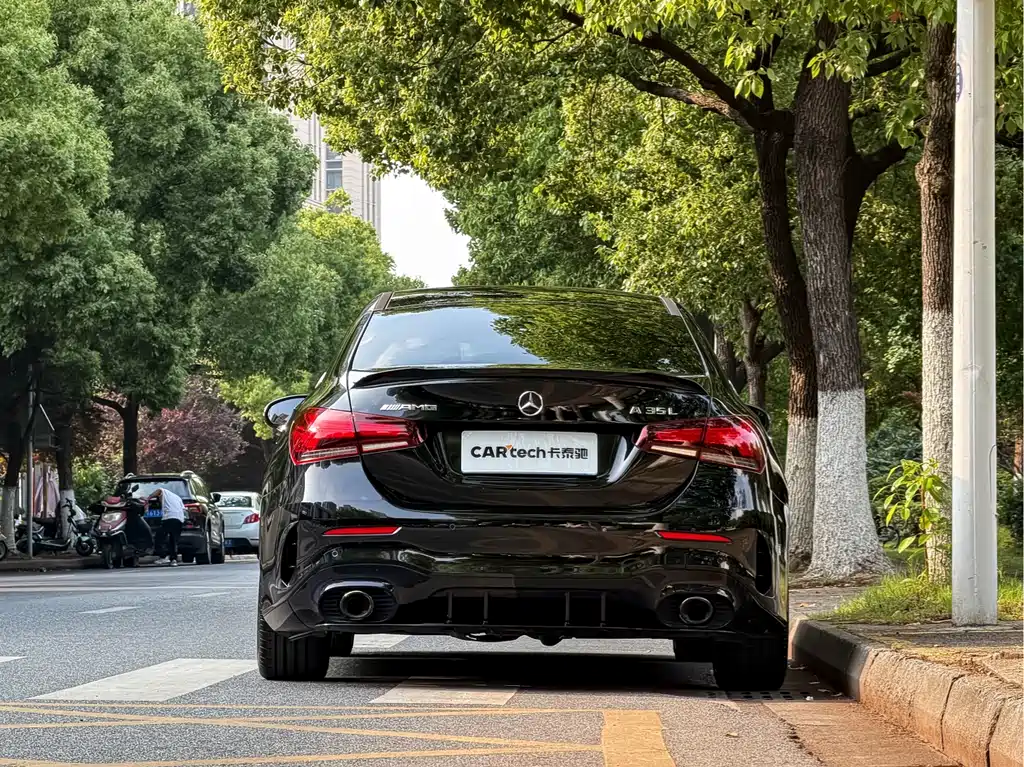 Mercedes-Benz AMG A 35 L 4MATIC 2022