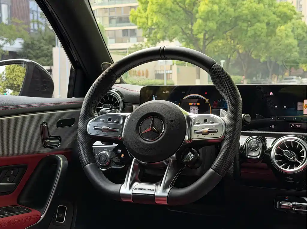 Mercedes-Benz AMG A 35 L 4MATIC 2022