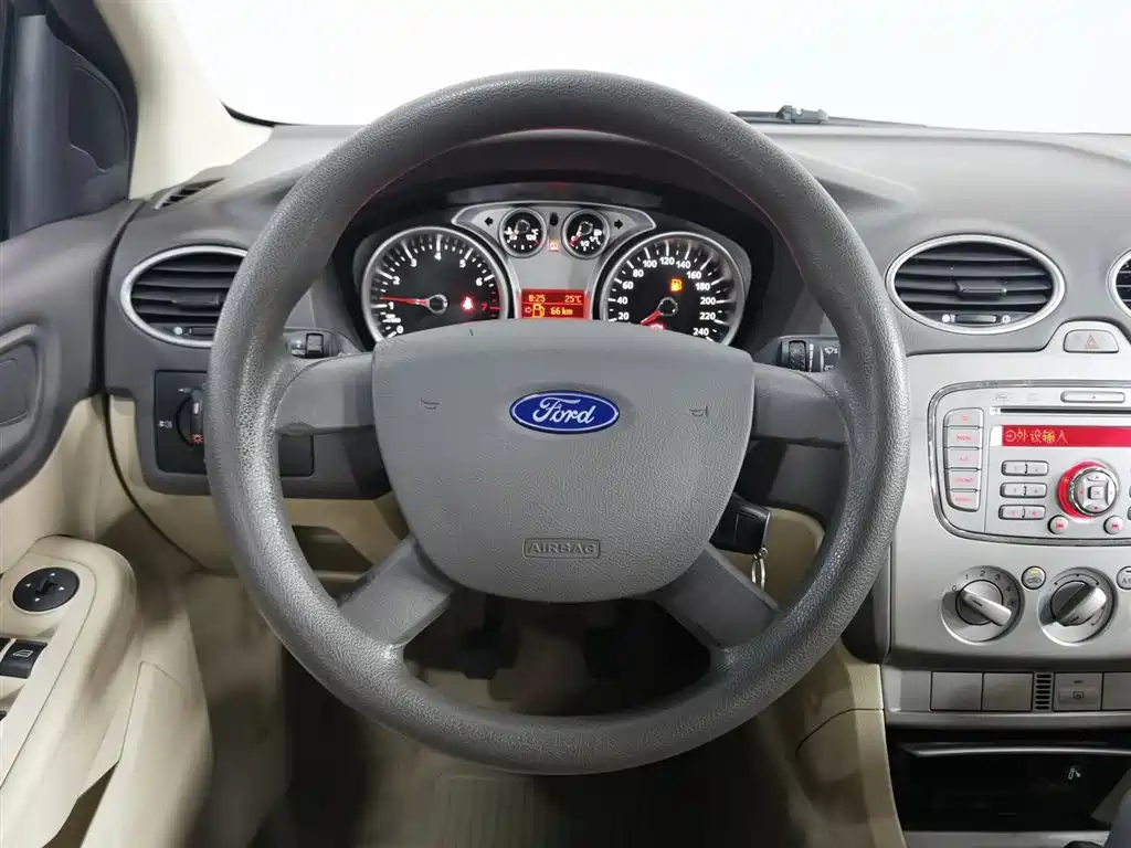 Ford Focus 2013 Sedan Classic 1.8L Manual Base