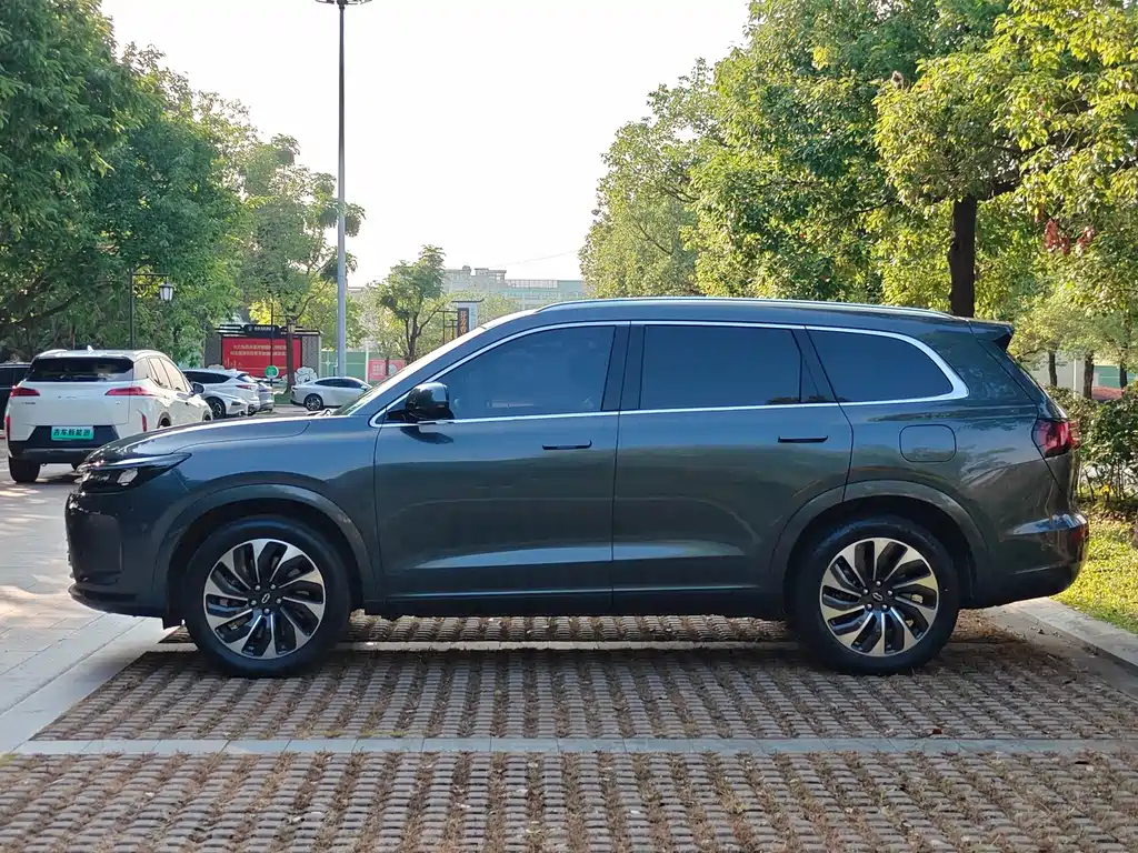AITO M7 2022 1.5T AWD Luxury Edition