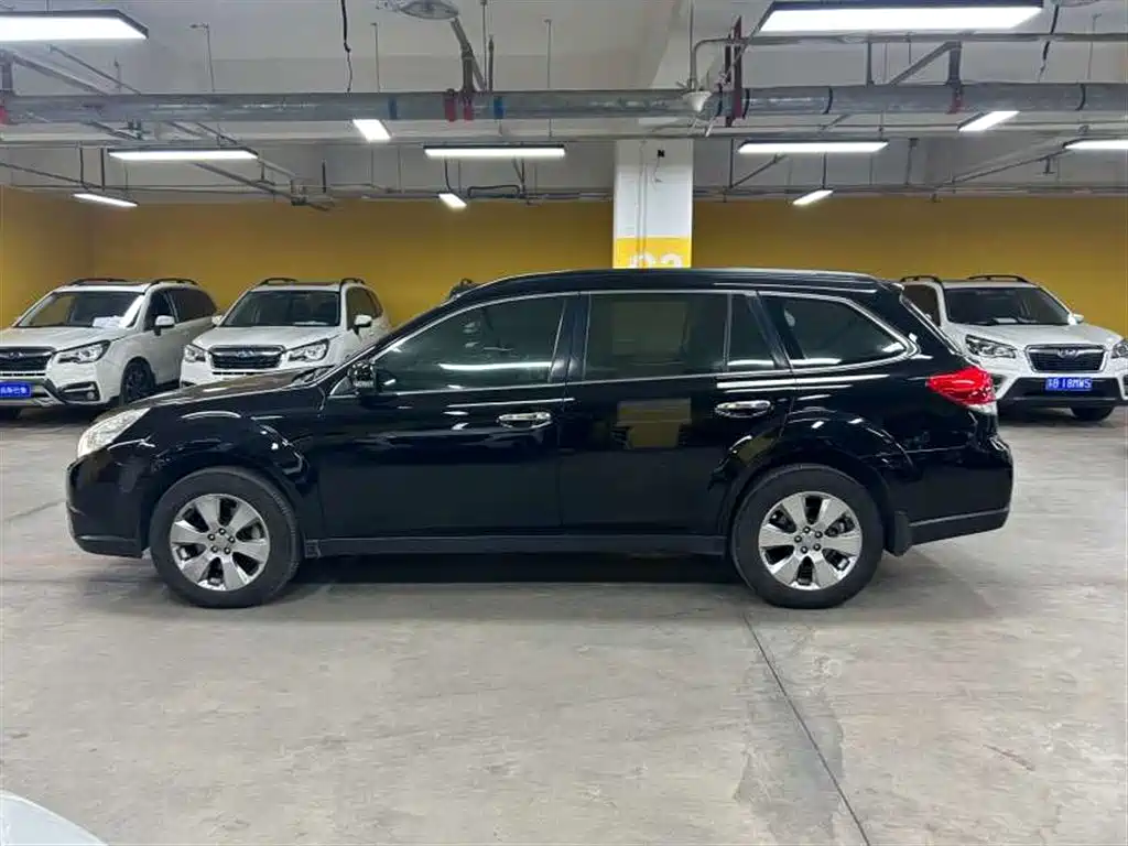 Outback 2010 model 3.6R Luxury Navigation Edition