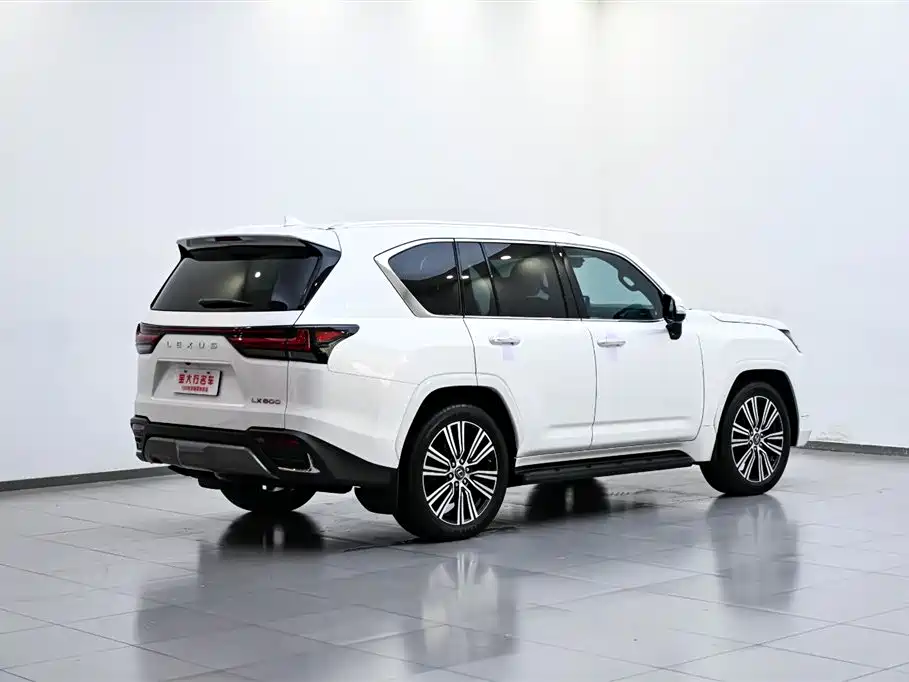 Lexus LX 600 2024