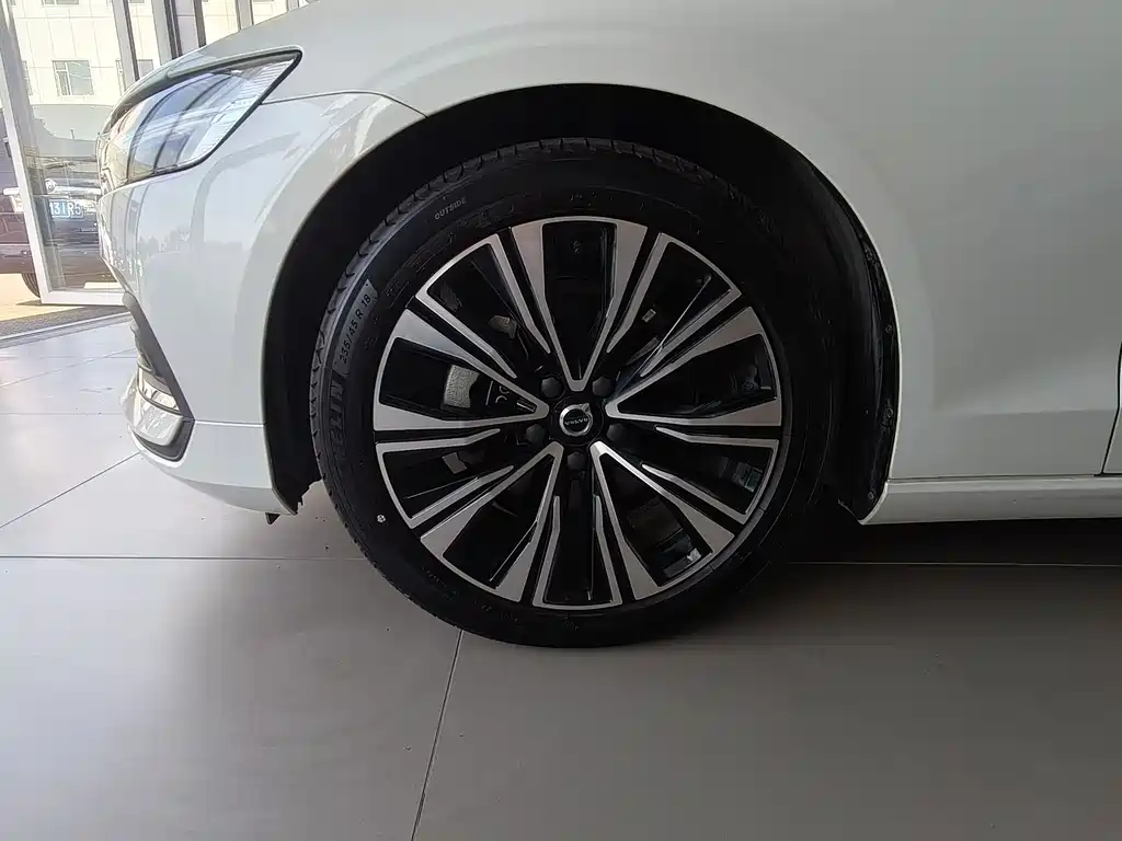 Volvo S60 2024 B4 Inscription