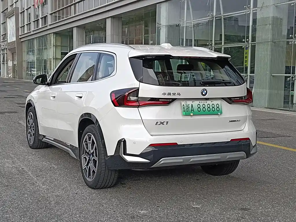 BMW iX1 2023 xDrive30L X Design Package