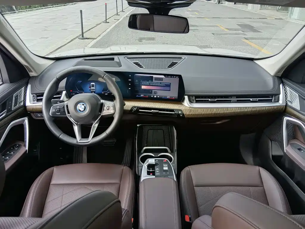 BMW iX1 2023 xDrive30L X Design Package