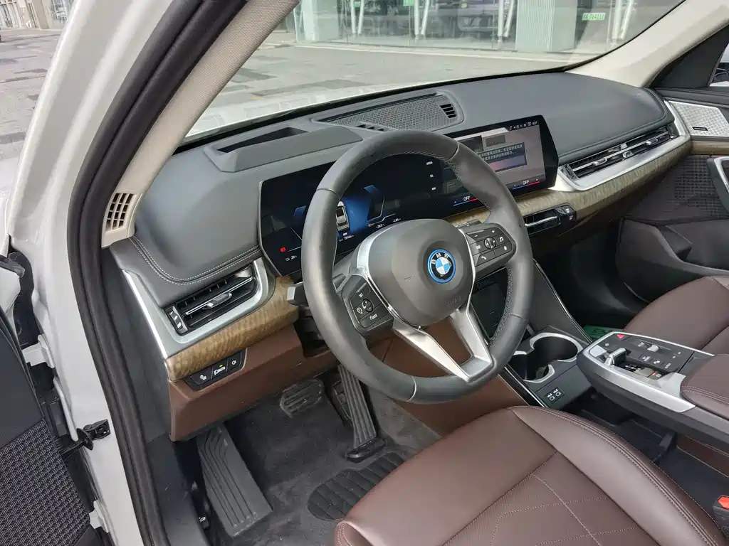 BMW iX1 2023 xDrive30L X Design Package
