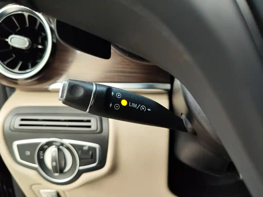Mercedes-Benz V-Class 2022 V 260 Navigator Edition