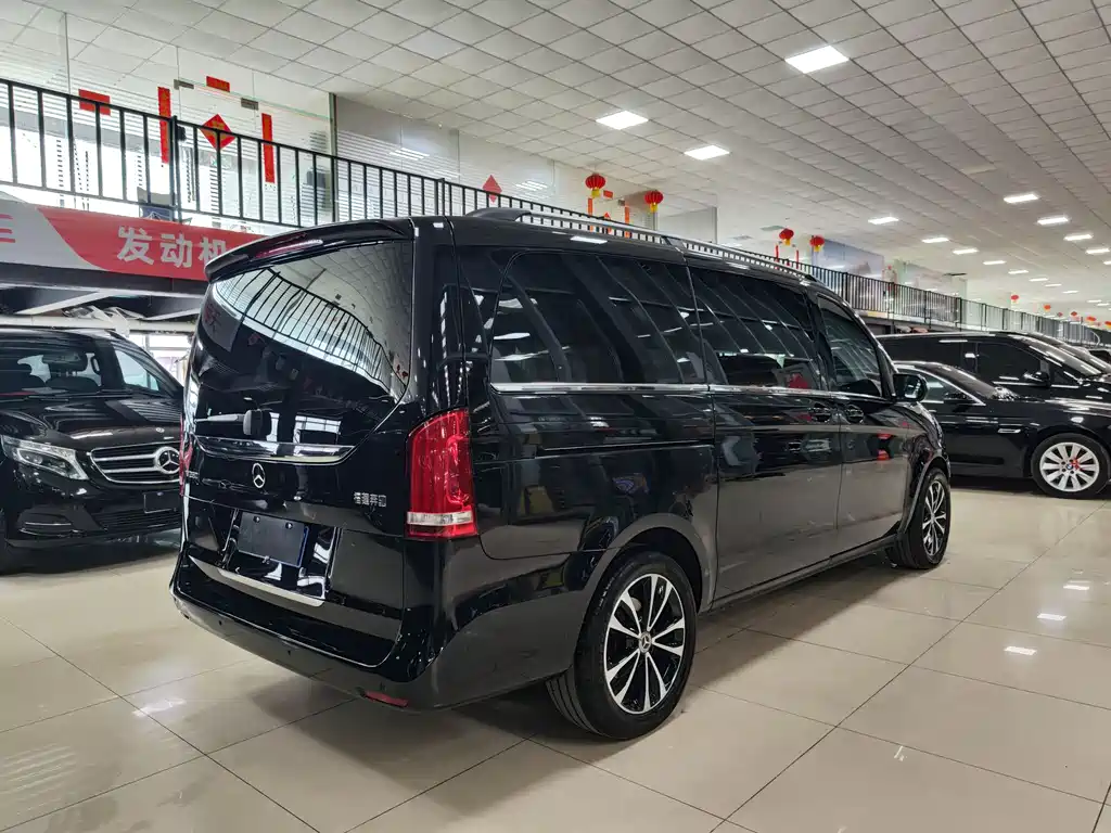 Mercedes-Benz V-Class 2022 V 260 Navigator Edition