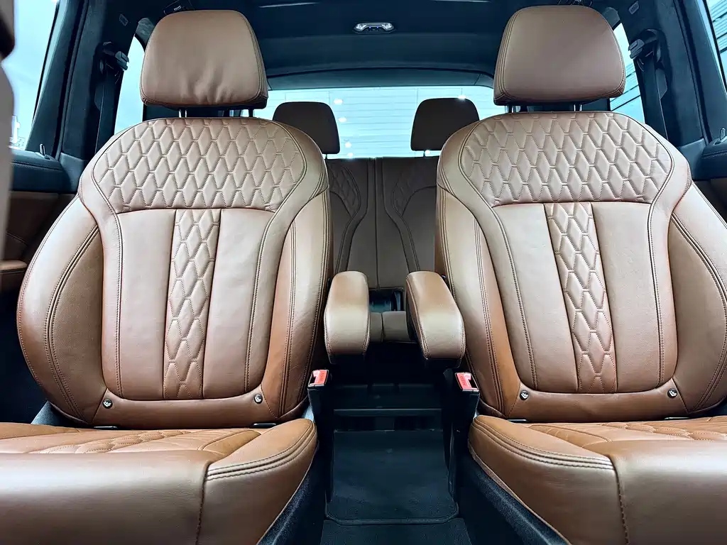2023 BMW X7 xDrive40i Luxury Package