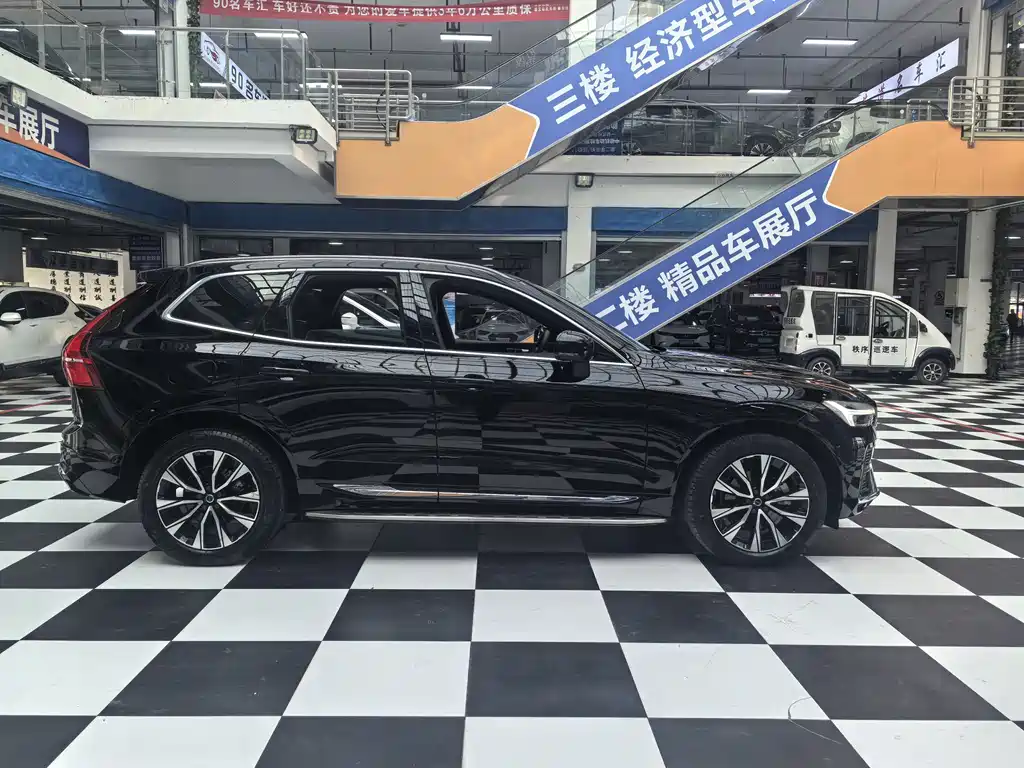 Volvo XC60 2023 B5 AWD Zhiyuan Luxury Edition