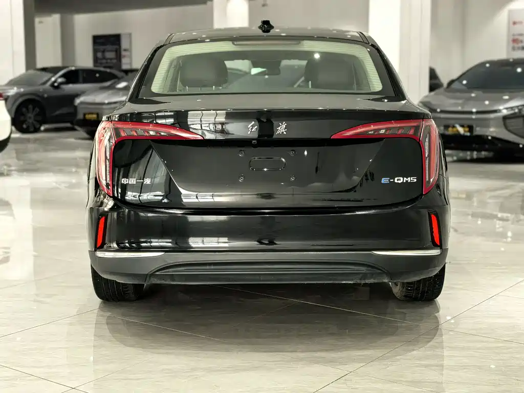Hongqi E-QM5 2023 Basic Mobility Edition