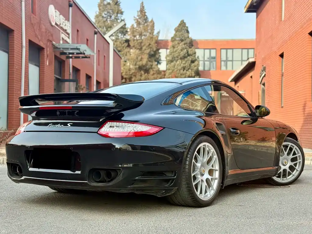 Porsche 911 2010 Turbo S 3.8T