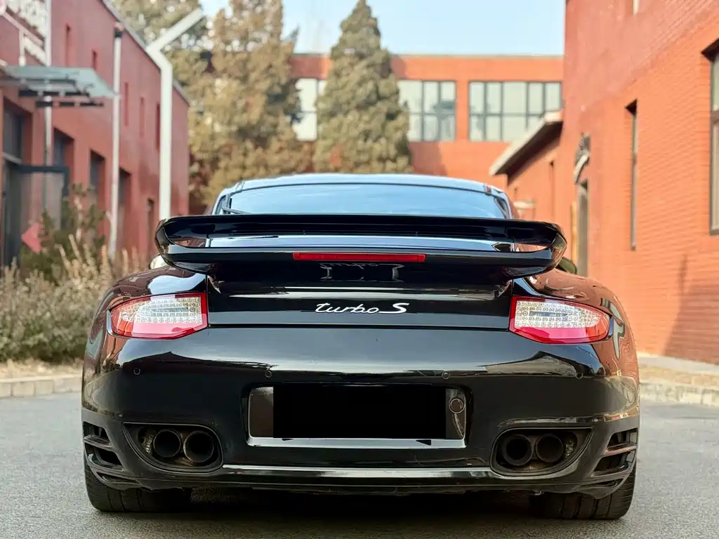 Porsche 911 2010 Turbo S 3.8T