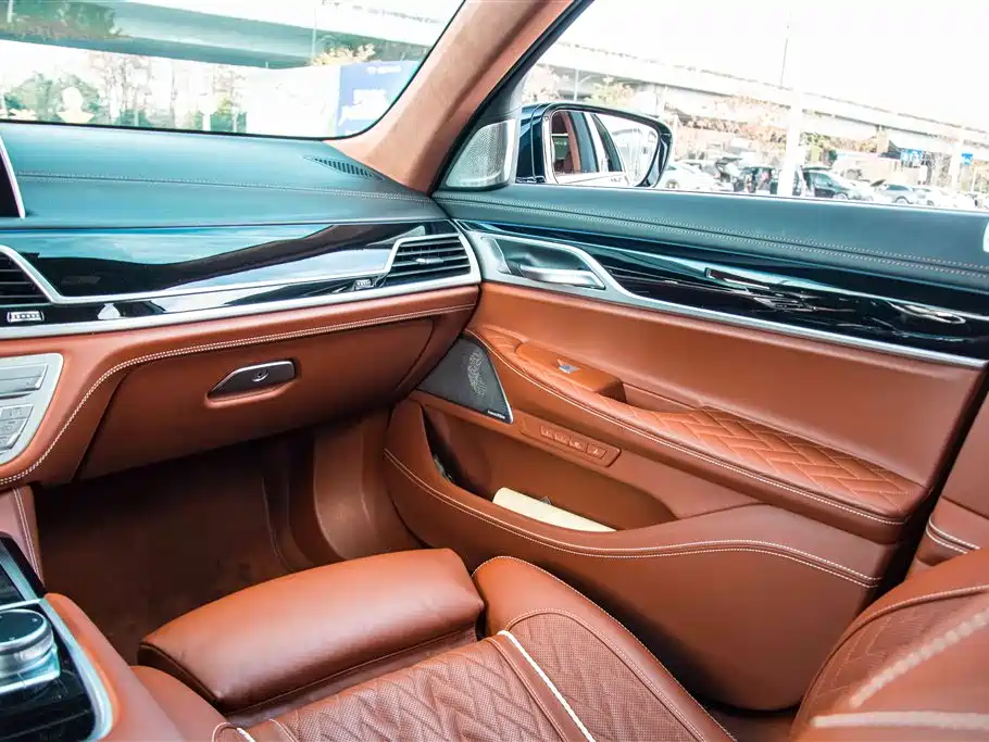 BMW 7 Series 2019 740Li xDrive Executive M Sport Package
