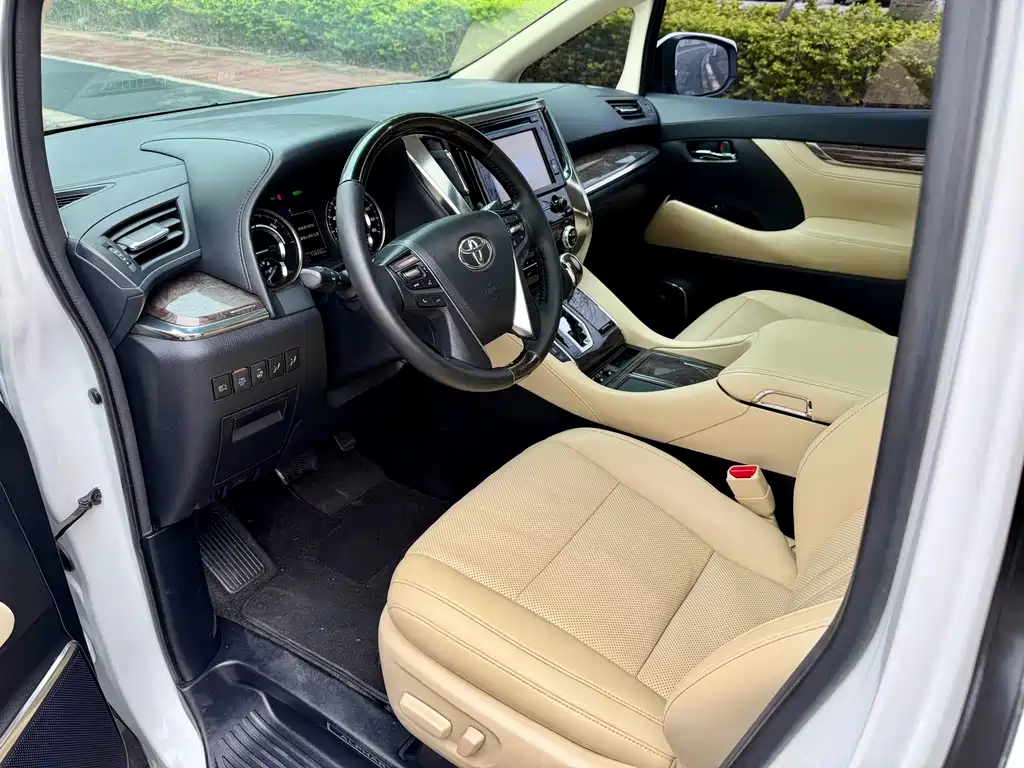 Toyota Alphard 2019 Hybrid 2.5L Premium Edition