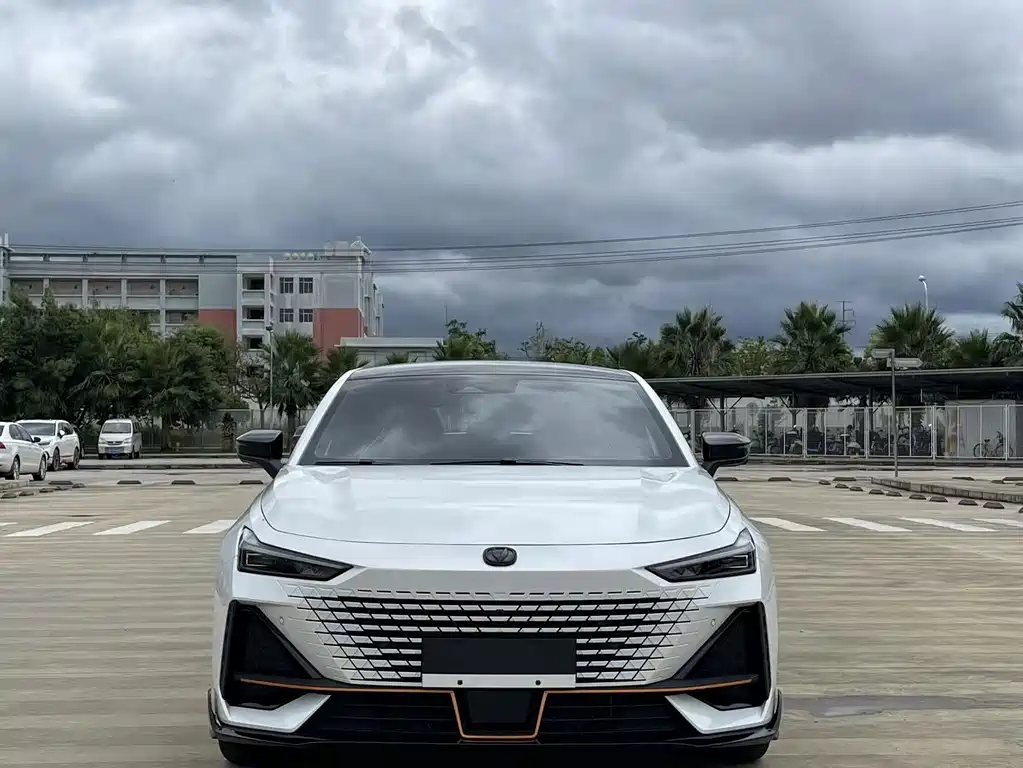 Changan UNI-V 2023 1.5T Sport Edition