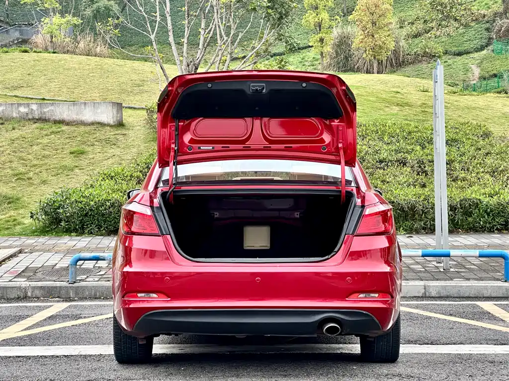 Eado 2015 1.6L Automatic Luxury