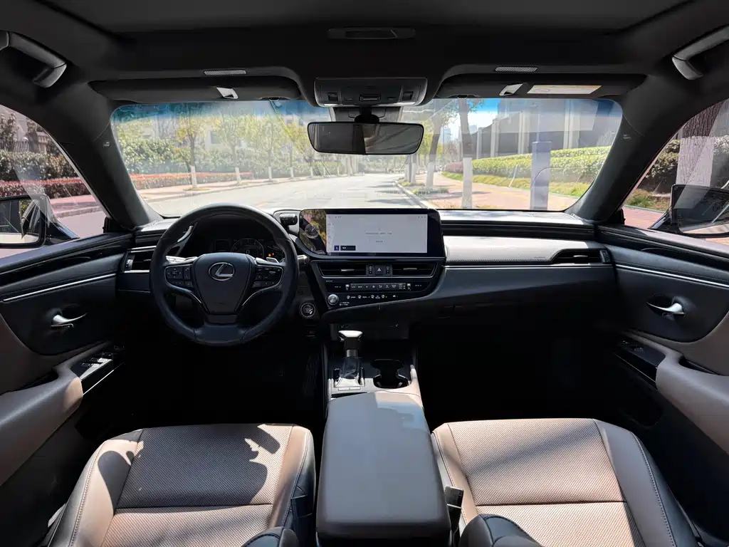 Lexus ES 2023 200 Excellence Edition