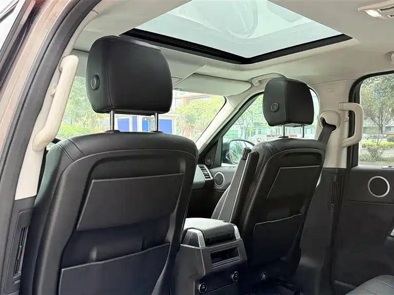 Land Rover Discovery 2017 3.0 SC V6 S