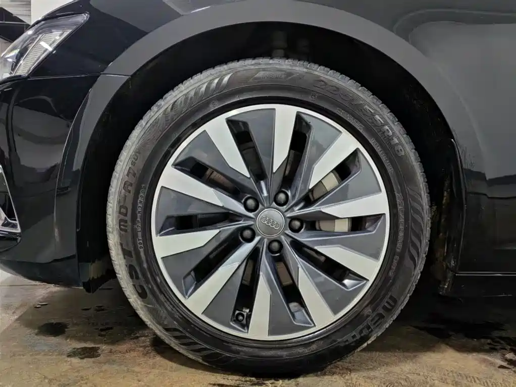 Audi A6L 2020 45 TFSI Zhenxuan Zhiya Edition